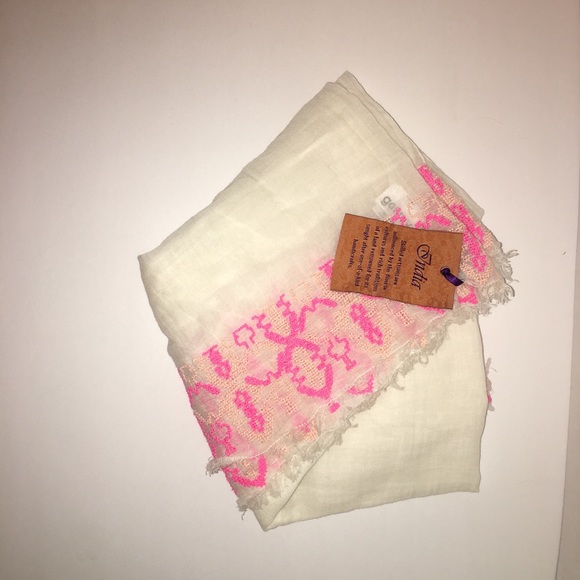 Gaurav Infinity Scarf - Picture 3 of 6